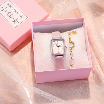 Σύγχρονο γυναικείο ρολόι με δερμάτινο λουράκι και τετράγωνο σχήμα