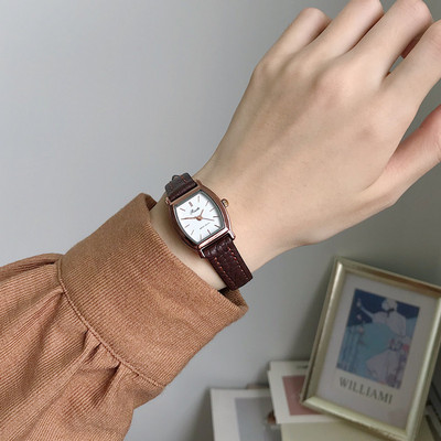 Γυναικείο ρολόι με δερμάτινο λουράκι - μαύρο και καφέ χρώμα