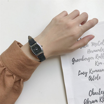 Γυναικείο ρολόι με δερμάτινο λουράκι - μαύρο και καφέ χρώμα