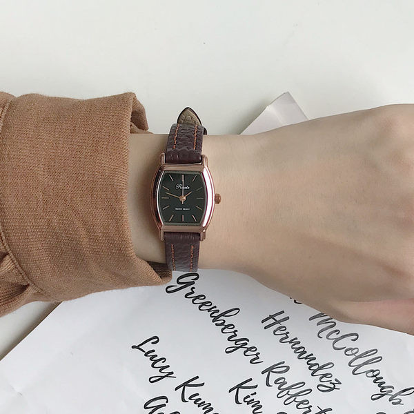 Γυναικείο ρολόι με δερμάτινο λουράκι - μαύρο και καφέ χρώμα