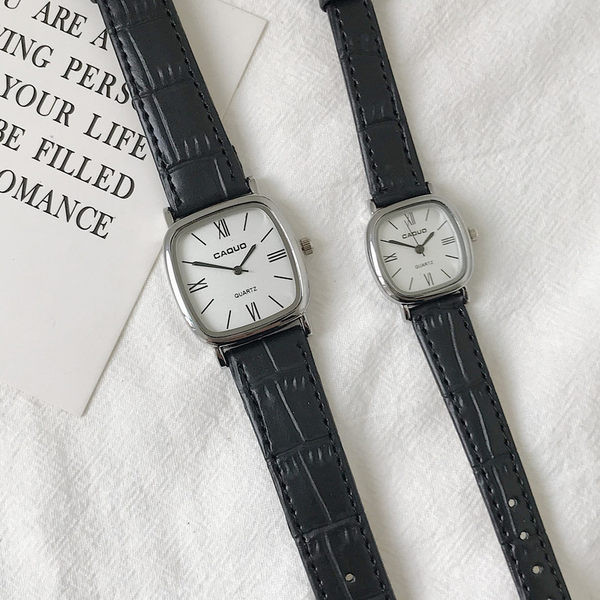 Ženski četvrtasti retro sat od eko kože