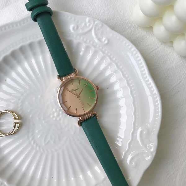 Värvilise sihverplaadiga naiste käekell - kaks suurust