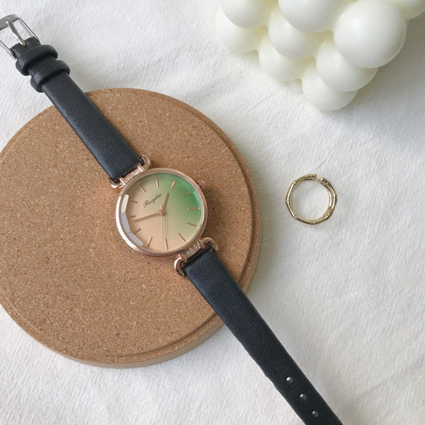 Värvilise sihverplaadiga naiste käekell - kaks suurust