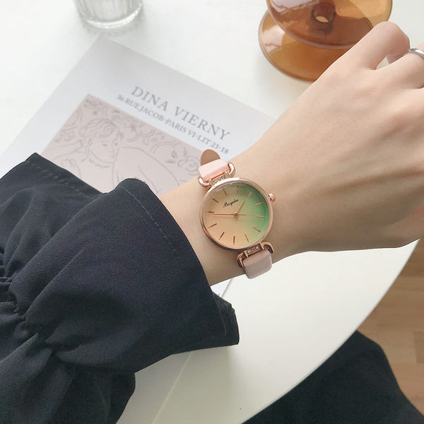 Värvilise sihverplaadiga naiste käekell - kaks suurust