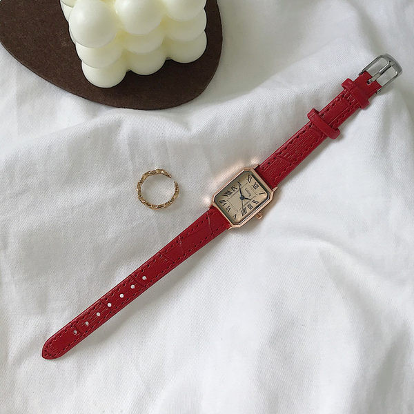 Ženski četvrtasti sat od eko kože u više boja