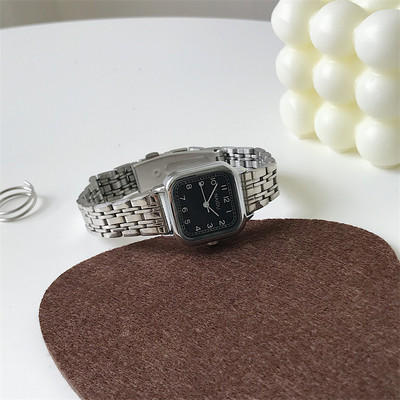 Γυναικείο τετράγωνο ρολόι με μεταλλική αλυσίδα - ασημί χρώμα