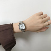 Τρέχον ρολόι με τετράγωνο σχήμα