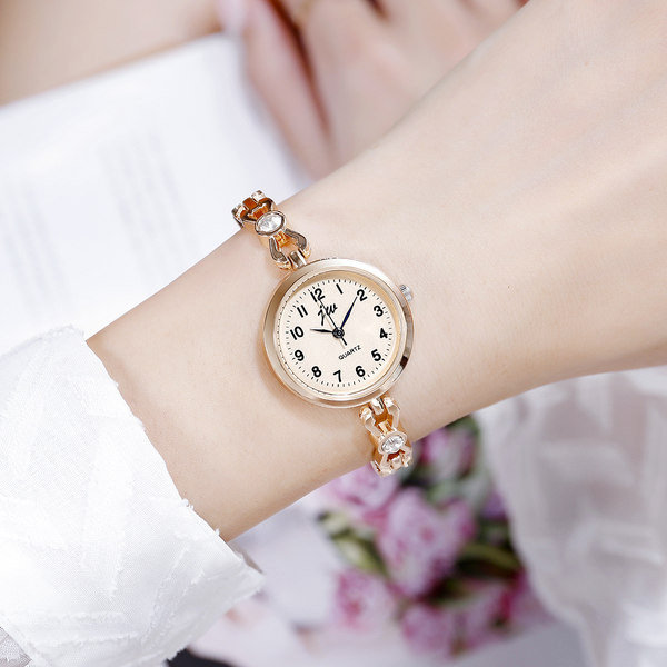 Moodne metallist rihmaga naiste käekell