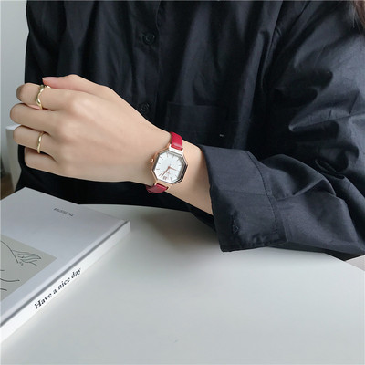 Moodne kunstnahast naiste käekell