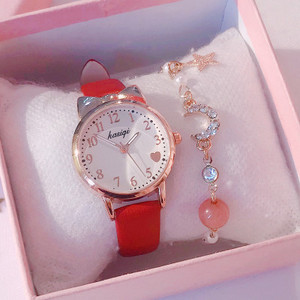 Särava efekti ja käevõruga naiste käekell