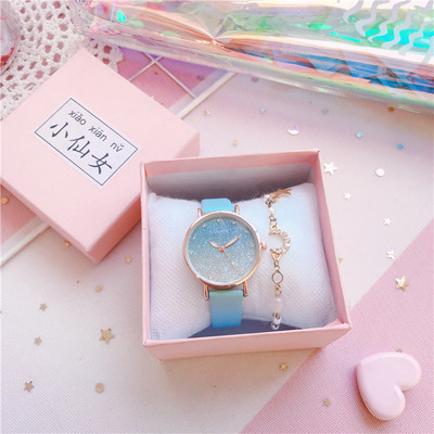 Särava efekti ja käevõruga naiste käekell