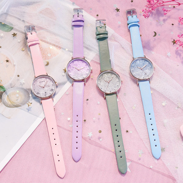 Μοντέρνο ρολόι με δερμάτινο λουράκι και διακοσμητικές πέτρες