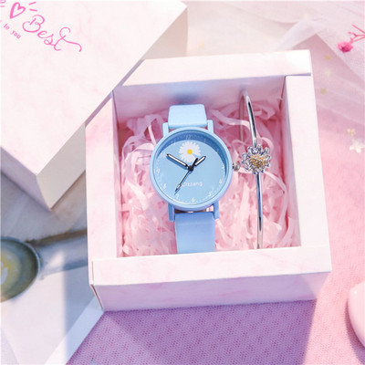 Moodne nahkrihmaga käekell - mitut värvi