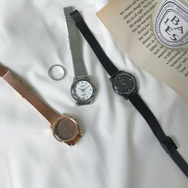 Kasdienis apvalus laikrodis su odiniu dirželiu