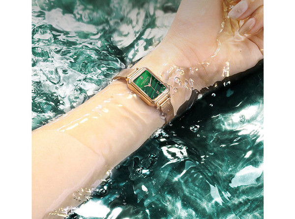 Γυναικείο ρολόι με έγχρωμο καντράν - δύο μοντέλα