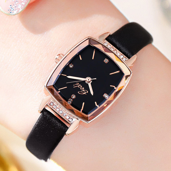 Ženski četvrtasti sat s tankim kožnim remenom i ukrasnim kamenčićima