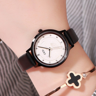 Moodne ümara kujuga naiste käekell