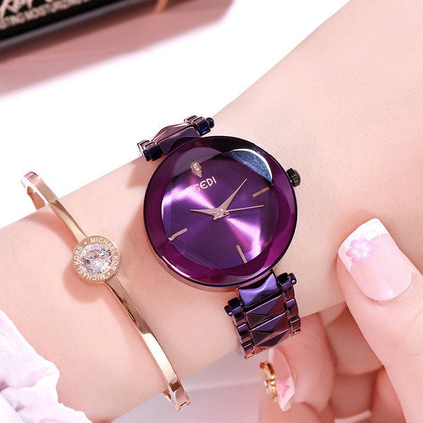 Moderan ženski sat okruglog oblika u nekoliko boja