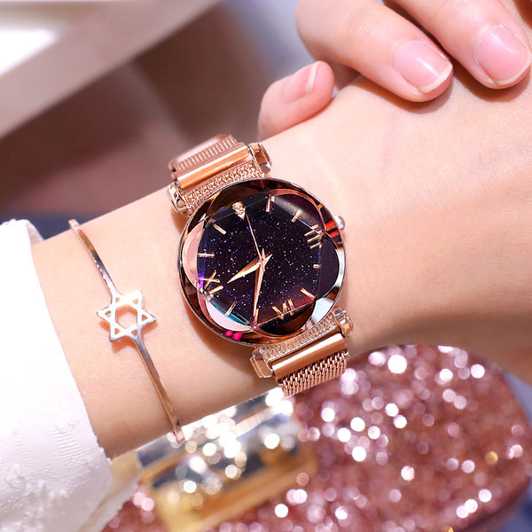 Ženski sat s metalnim remenom i sjajnim efektom
