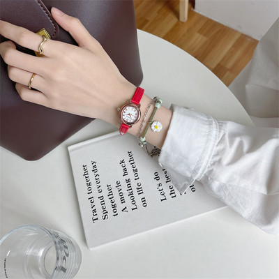 Καθημερινό ρολόι με δερμάτινο λουράκι για γυναίκες