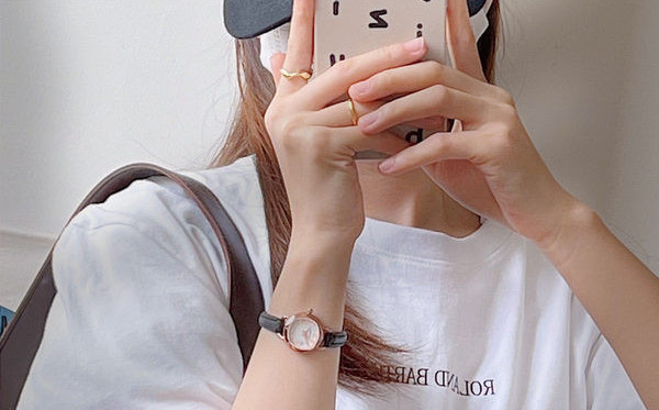 Καθημερινό ρολόι με δερμάτινο λουράκι για γυναίκες