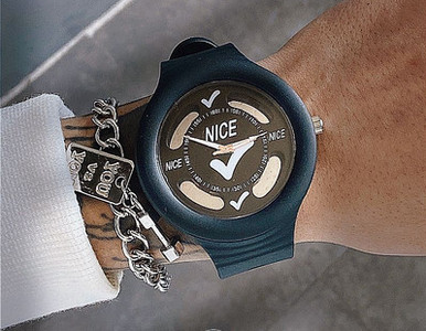 Στρογγυλό ρολόι για άνδρες και γυναίκες