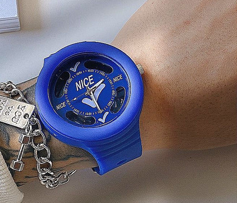 Στρογγυλό ρολόι για άνδρες και γυναίκες