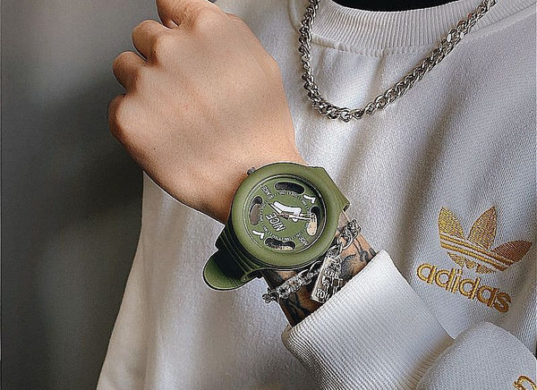 Στρογγυλό ρολόι για άνδρες και γυναίκες