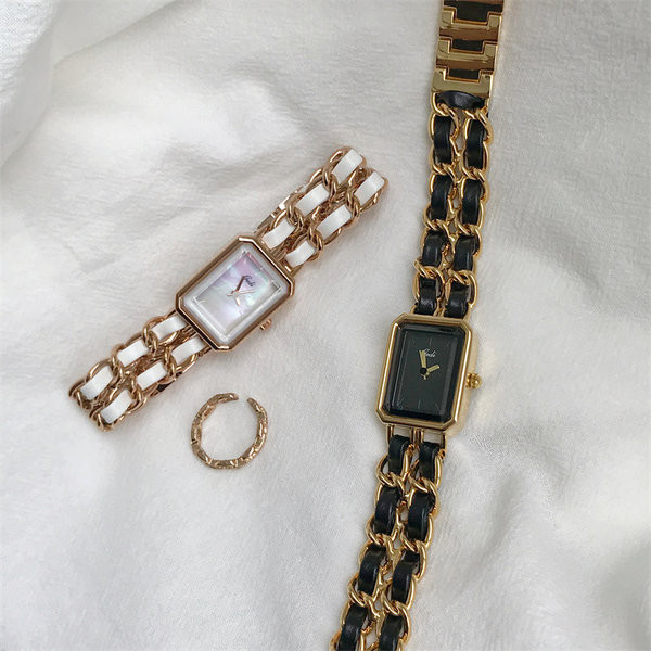 Κομψό ρολόι με έκο  δέρμα και μεταλλικά λουράκια