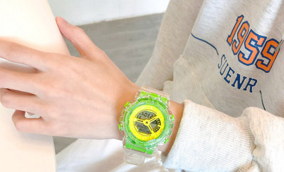 Στρογγυλό ρολόι με λουράκι σιλικόνης