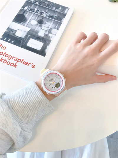 Veekindel ümmarguse kujuga elektrooniline käekell