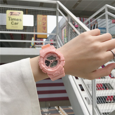 Γυναικείο αθλητικό ρολόι με λουράκι από καουτσούκ