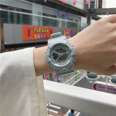 Γυναικείο αθλητικό ρολόι με λουράκι από καουτσούκ