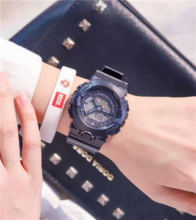 Γυναικείο αθλητικό ρολόι με λουράκι από καουτσούκ