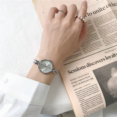 Moodne metallist ketiga naiste käekell - hõbedane ja kuldne värv