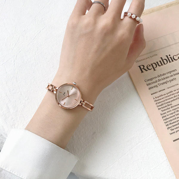 Moodne metallist ketiga naiste käekell - hõbedane ja kuldne värv