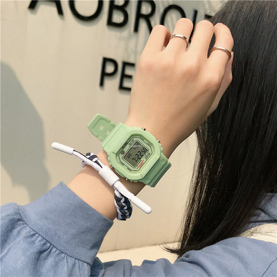 Γυναικείο ηλεκτρονικό τετράγωνο ρολόι με λουράκι από καουτσούκ