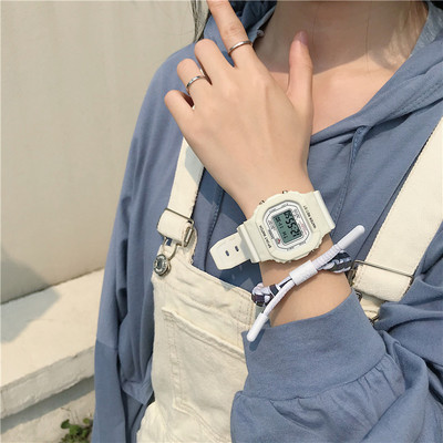 Γυναικείο ηλεκτρονικό τετράγωνο ρολόι με λουράκι από καουτσούκ