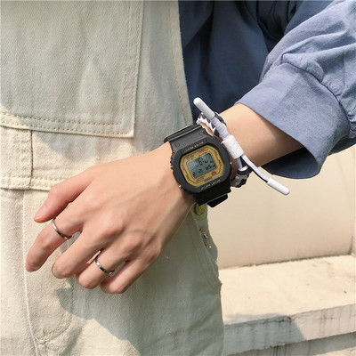 Γυναικείο ηλεκτρονικό τετράγωνο ρολόι με λουράκι από καουτσούκ