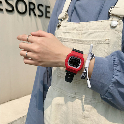 Γυναικείο ηλεκτρονικό τετράγωνο ρολόι με λουράκι από καουτσούκ