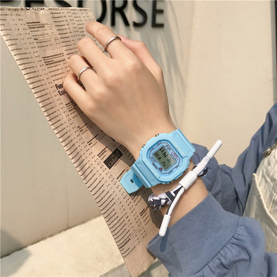 Γυναικείο ηλεκτρονικό τετράγωνο ρολόι με λουράκι από καουτσούκ