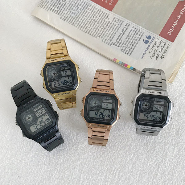 Igapäevane ruudukujuline naiste käekell