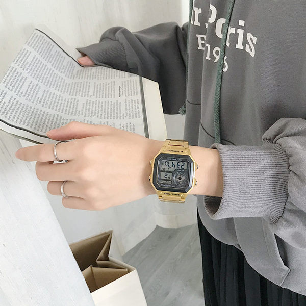 Igapäevane ruudukujuline naiste käekell