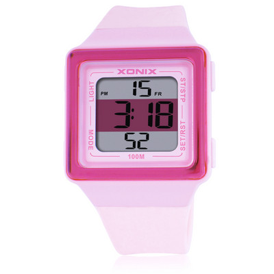 Έγχρωμο ηλεκτρονικό ρολόι με τετράγωνο σχήμα