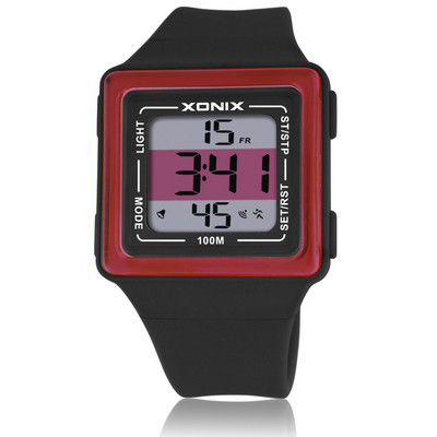 Έγχρωμο ηλεκτρονικό ρολόι με τετράγωνο σχήμα