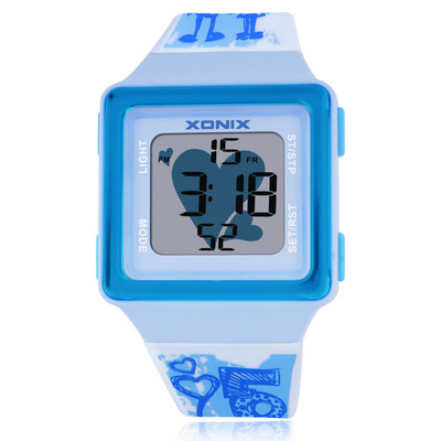 Έγχρωμο ηλεκτρονικό ρολόι με τετράγωνο σχήμα