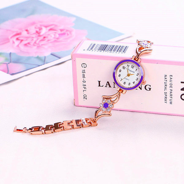 Mali ženski sat sa ukrasnim kamenčićima