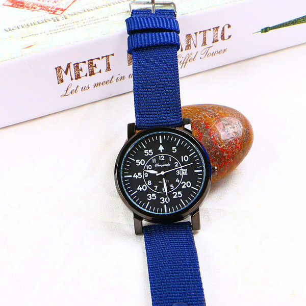 Muški kvarcni sat s tekstilnim remenom