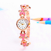 Uue mudeli lilledega kell