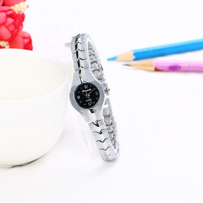 Γυναικείο ρολόι με μεταλλική αλυσίδα - ασημί και χρυσό χρώμα